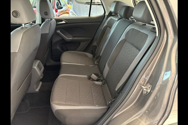 Volkswagen T-Cross 1.0 TSI Style Airco - Parkeersensoren - Navigatie - Licht metalen velgen 17 inch - Dodehoek detector - Dakrails - Bluetooth - Cruise control - Led verlichting - Radio - Start/stop systeem - Stuur multifunc - Elektrische ramen
