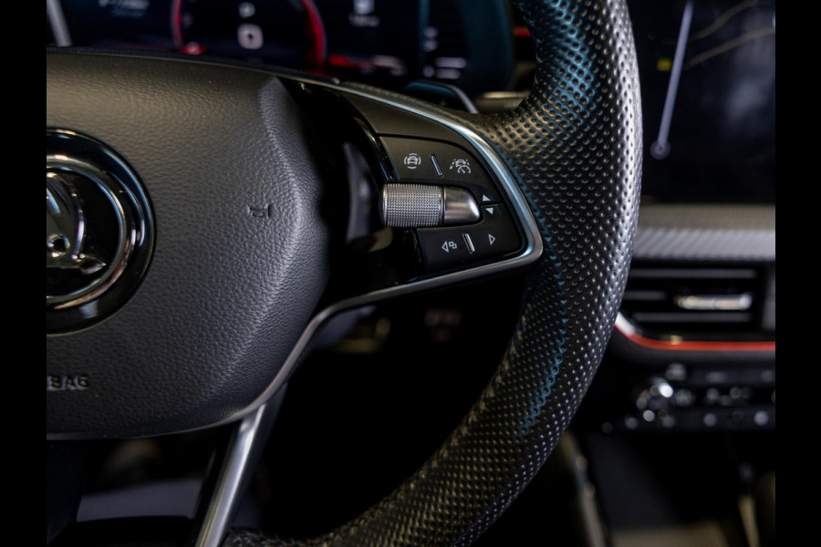 Škoda Kamiq 1.5 TSI ACT Monte Carlo Facelift / 150pk / Panorama dak / Achteruitrij camera / Stoelverwarming / Dodehoek herkenning /