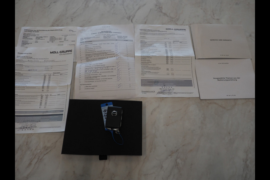 Volvo XC60 2.0 T6 Plug-in hybrid AWD Plus Black Edition | Long Range | Panoramadak | Harman/Kardon | Pilot Assist | Camera | Memory | Keyless