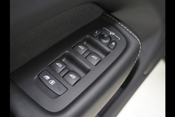 Volvo XC60 2.0 T6 Plug-in hybrid AWD Plus Black Edition | Long Range | Panoramadak | Harman/Kardon | Pilot Assist | Camera | Memory | Keyless
