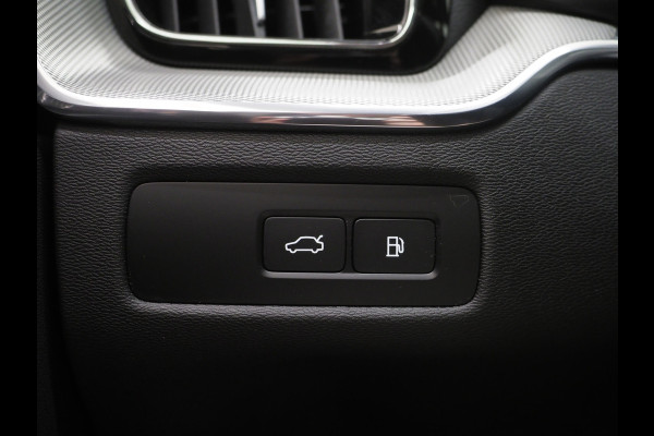 Volvo XC60 2.0 T6 Plug-in hybrid AWD Plus Black Edition | Long Range | Panoramadak | Harman/Kardon | Pilot Assist | Camera | Memory | Keyless