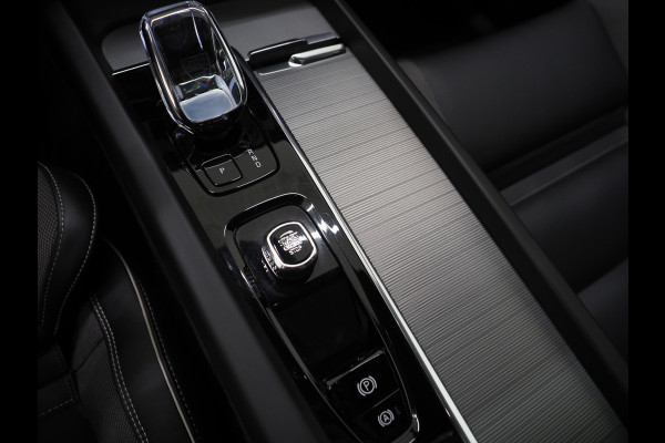 Volvo XC60 2.0 T6 Plug-in hybrid AWD Plus Black Edition | Long Range | Panoramadak | Harman/Kardon | Pilot Assist | Camera | Memory | Keyless