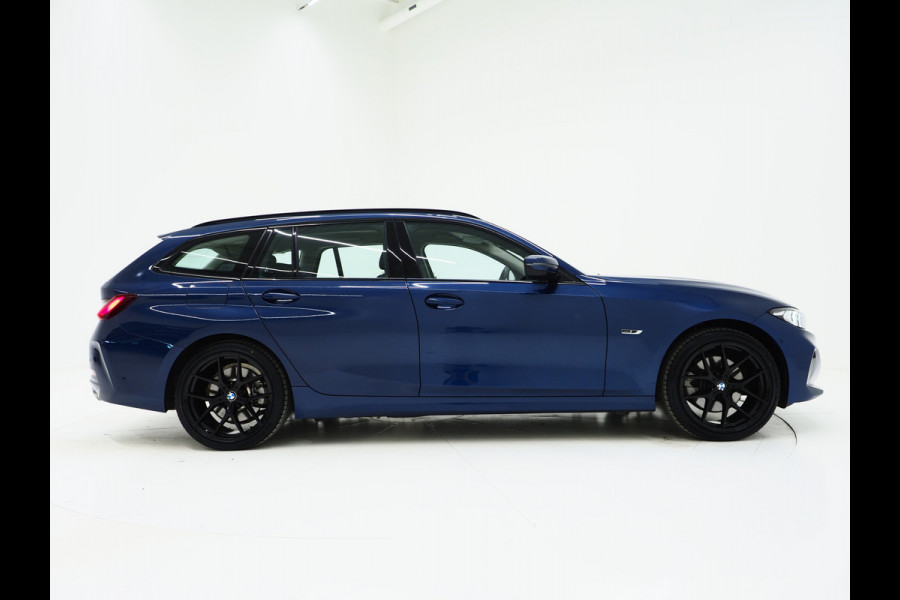 BMW 3 Serie Touring 320e xDrive LCI Shadow Line | Camera | Stoelverwarming | Cruise | LED | DAB | Carplay