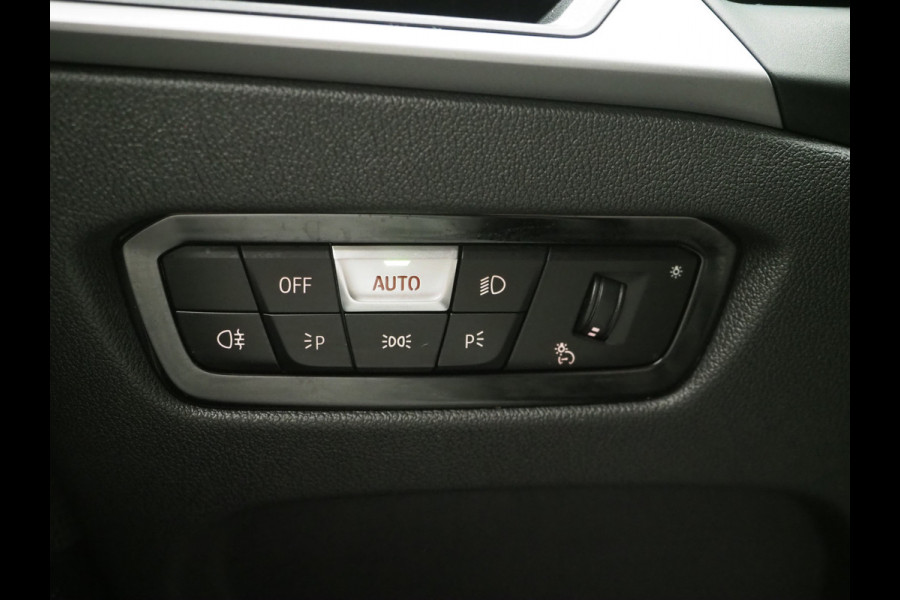 BMW 3 Serie Touring 320e xDrive LCI Shadow Line | Camera | Stoelverwarming | Cruise | LED | DAB | Carplay