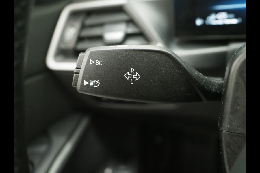 BMW 3 Serie Touring 320e xDrive LCI Shadow Line | Camera | Stoelverwarming | Cruise | LED | DAB | Carplay