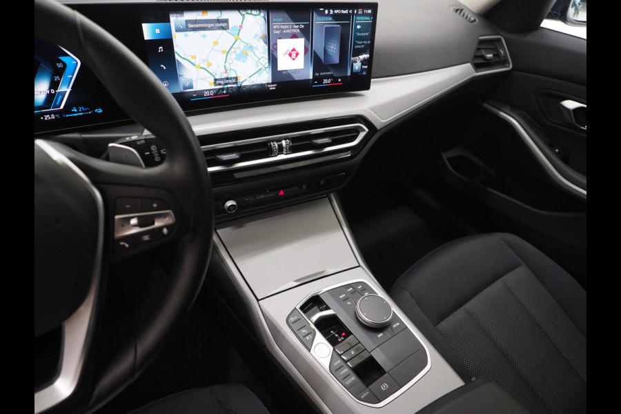 BMW 3 Serie Touring 320e xDrive LCI Shadow Line | Camera | Stoelverwarming | Cruise | LED | DAB | Carplay