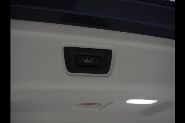 BMW 3 Serie Touring 320e xDrive LCI Shadow Line | Camera | Stoelverwarming | Cruise | LED | DAB | Carplay