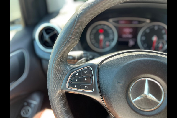 Mercedes-Benz B-Klasse 220 d Ambition // AUTOMAAT / AIRCO / EURO 6 / BLUETOOTH / NAP / 1e EIGENAAR |