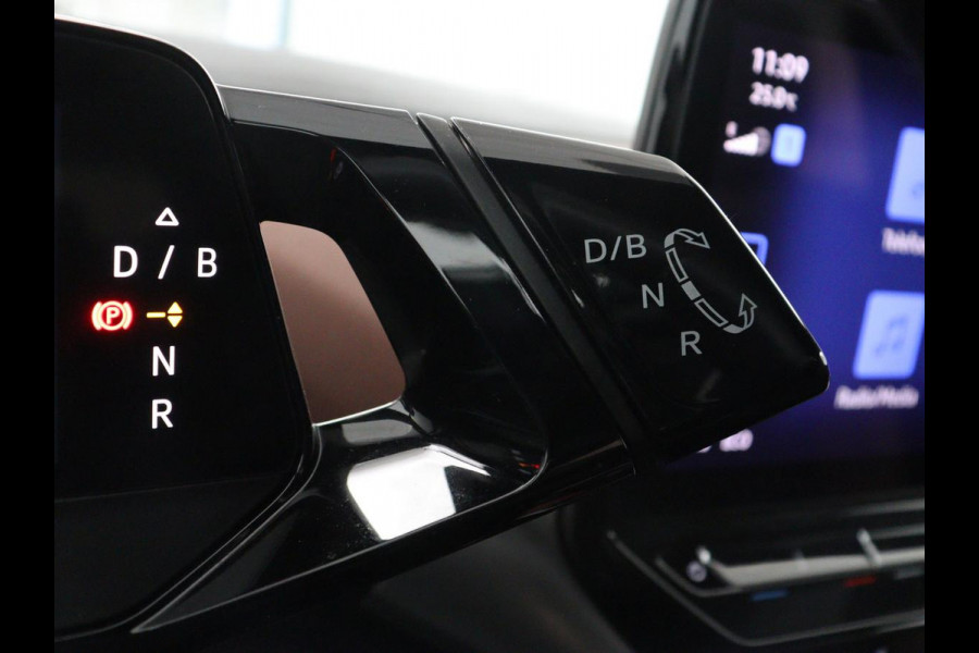 Volkswagen ID.4 Tech 77 kWh | SOH 92,2% | Panorama | 360 Camera | Head up | Virtual cockpit | Sfeerverlichting | Stoel/Stuurverwarming | Adaptive cruise | Carplay | Traffic assist | Climate control | Half leder/velours