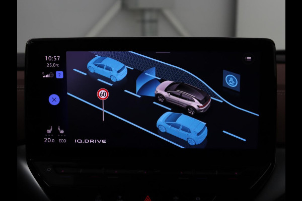 Volkswagen ID.4 Tech 77 kWh | SOH 92,2% | Panorama | 360 Camera | Head up | Virtual cockpit | Sfeerverlichting | Stoel/Stuurverwarming | Adaptive cruise | Carplay | Traffic assist | Climate control | Half leder/velours