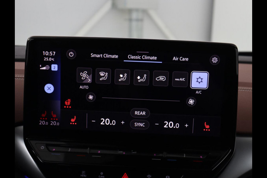 Volkswagen ID.4 Tech 77 kWh | SOH 92,2% | Panorama | 360 Camera | Head up | Virtual cockpit | Sfeerverlichting | Stoel/Stuurverwarming | Adaptive cruise | Carplay | Traffic assist | Climate control | Half leder/velours