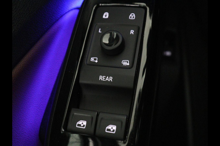 Volkswagen ID.4 Tech 77 kWh | SOH 92,2% | Panorama | 360 Camera | Head up | Virtual cockpit | Sfeerverlichting | Stoel/Stuurverwarming | Adaptive cruise | Carplay | Traffic assist | Climate control | Half leder/velours