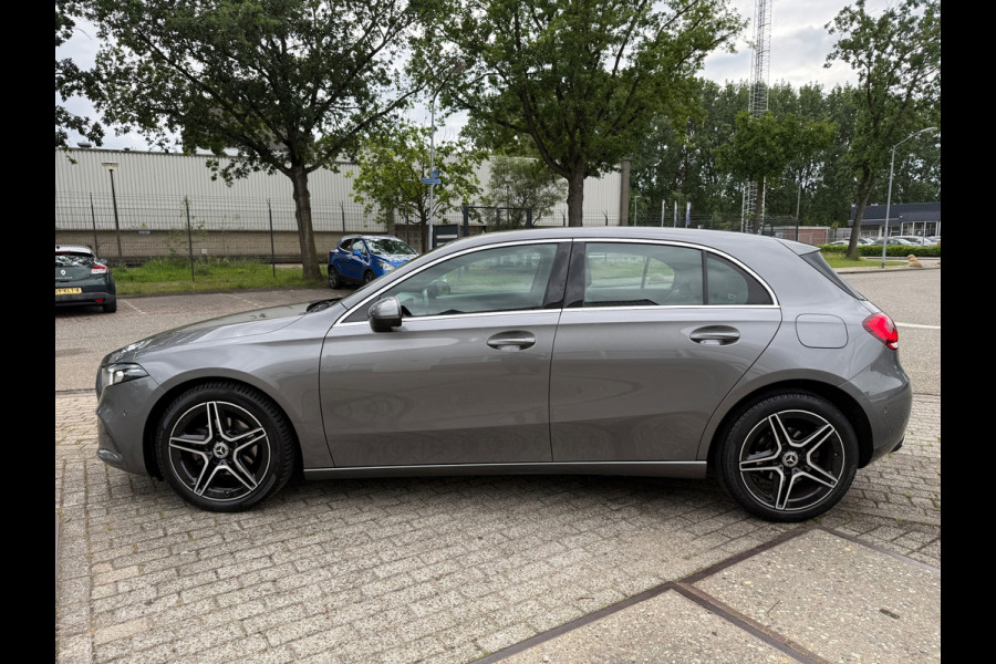 Mercedes-Benz A-Klasse 180 Premium Plus 18 INCH-AMG NAVI CARPLAY LEDER
