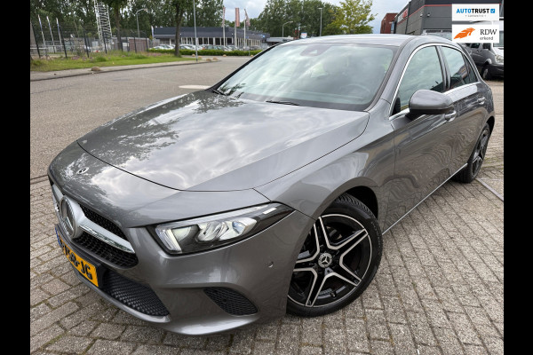 Mercedes-Benz A-Klasse 180 Premium Plus 18 INCH-AMG NAVI CARPLAY LEDER