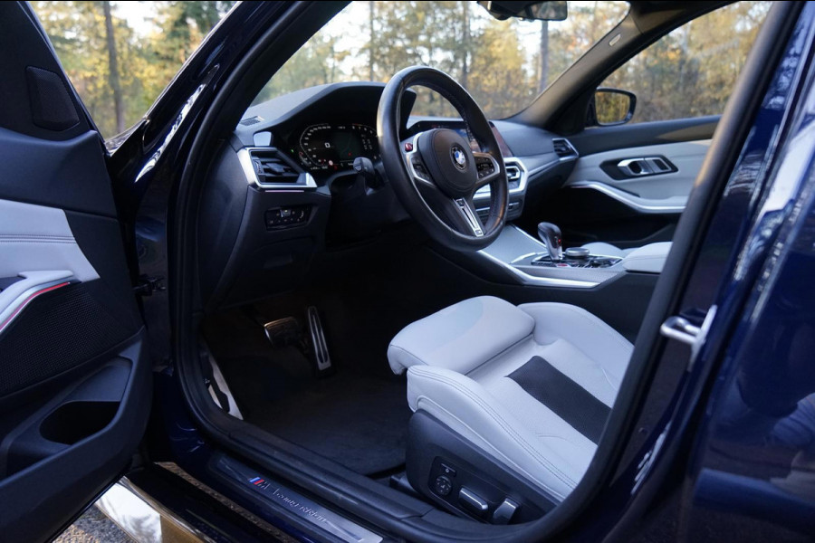 BMW 3 Serie M3 Competition | Tansanitblau II metallic | Carbon dak | Sport uitlaat | 1e Lak