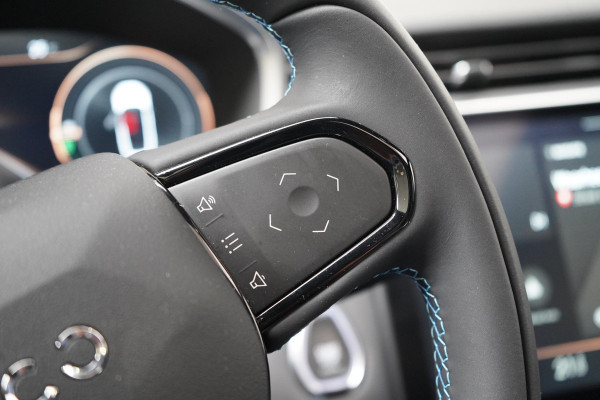 Lynk & Co 01 1.5 | Zwart optiek | Panoramadak | Navigatie | Memory | Apple CarPlay
