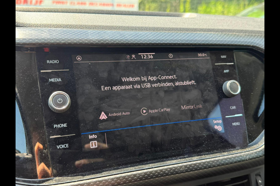 Volkswagen T-Cross TSI 110PK DSG LIFE CARPLAY/ACC/PARKEERSENSOREN