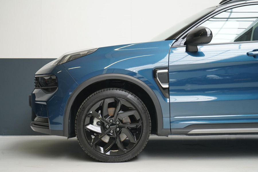 Lynk & Co 01 1.5 | Zwart optiek | Panoramadak | Navigatie | Memory | Apple CarPlay