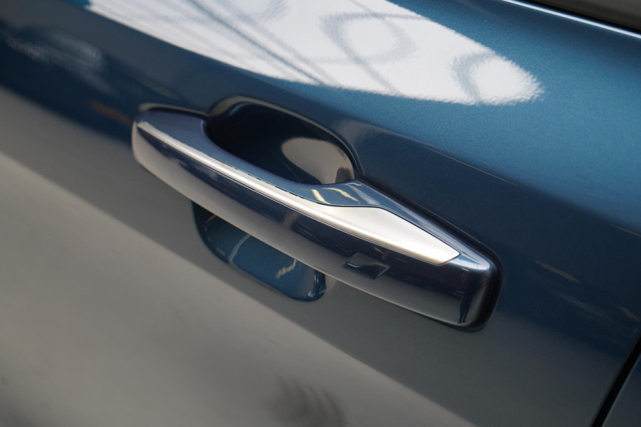 Lynk & Co 01 1.5 | Zwart optiek | Panoramadak | Navigatie | Memory | Apple CarPlay