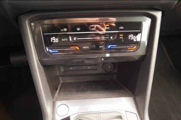 Volkswagen Tiguan 1.5 TSI 150pk DSG Life Business -LED-DIGI-ECC-TREKHAAK-