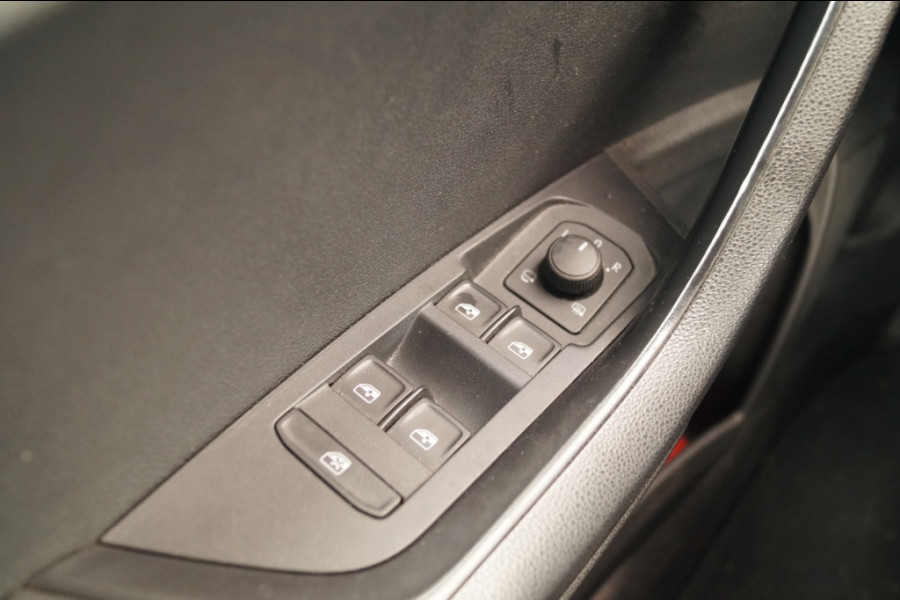 Škoda Karoq 1.5 TSI 150pk DSG Business Edition -NAVI-ECC-PDC-