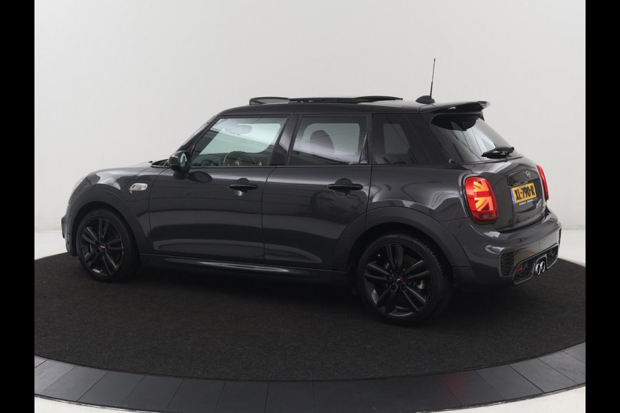 MINI Cooper S 2.0 John Cooper Works Trim | Panoramadak | Adaptive cruise | Harman/Kardon | Leder | Carplay | Camera | Full LED | Sfeerverlichting | Climate control | Sportstoelen | 2e eigenaar | Origineel NL