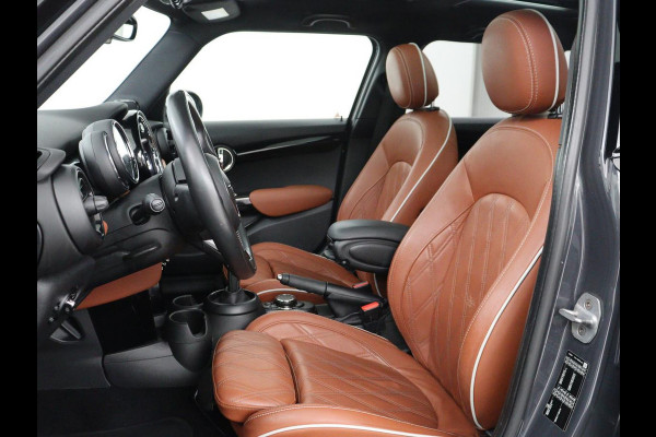 MINI Cooper S 2.0 John Cooper Works Trim | Panoramadak | Adaptive cruise | Harman/Kardon | Leder | Carplay | Camera | Full LED | Sfeerverlichting | Climate control | Sportstoelen | 2e eigenaar | Origineel NL