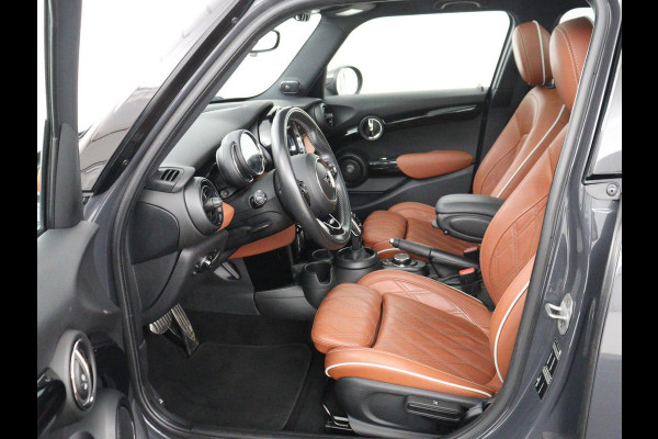 MINI Cooper S 2.0 John Cooper Works Trim | Panoramadak | Adaptive cruise | Harman/Kardon | Leder | Carplay | Camera | Full LED | Sfeerverlichting | Climate control | Sportstoelen | 2e eigenaar | Origineel NL