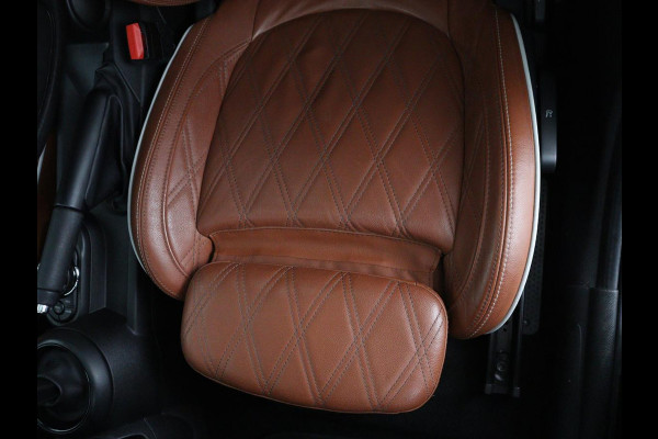 MINI Cooper S 2.0 John Cooper Works Trim | Panoramadak | Adaptive cruise | Harman/Kardon | Leder | Carplay | Camera | Full LED | Sfeerverlichting | Climate control | Sportstoelen | 2e eigenaar | Origineel NL