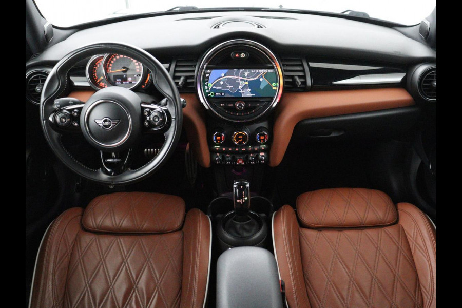 MINI Cooper S 2.0 John Cooper Works Trim | Panoramadak | Adaptive cruise | Harman/Kardon | Leder | Carplay | Camera | Full LED | Sfeerverlichting | Climate control | Sportstoelen | 2e eigenaar | Origineel NL
