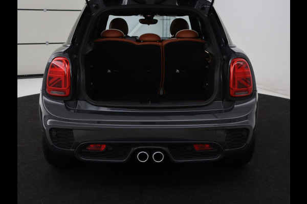 MINI Cooper S 2.0 John Cooper Works Trim | Panoramadak | Adaptive cruise | Harman/Kardon | Leder | Carplay | Camera | Full LED | Sfeerverlichting | Climate control | Sportstoelen | 2e eigenaar | Origineel NL