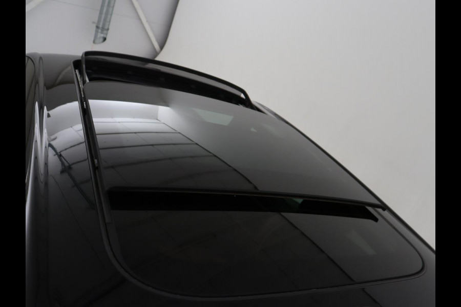 MINI Cooper S 2.0 John Cooper Works Trim | Panoramadak | Adaptive cruise | Harman/Kardon | Leder | Carplay | Camera | Full LED | Sfeerverlichting | Climate control | Sportstoelen | 2e eigenaar | Origineel NL