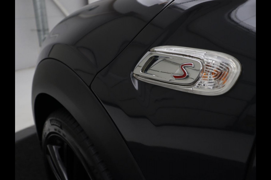 MINI Cooper S 2.0 John Cooper Works Trim | Panoramadak | Adaptive cruise | Harman/Kardon | Leder | Carplay | Camera | Full LED | Sfeerverlichting | Climate control | Sportstoelen | 2e eigenaar | Origineel NL