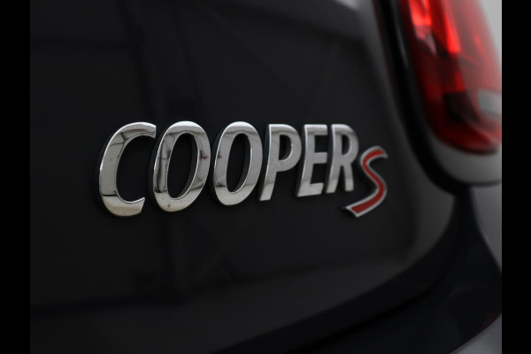 MINI Cooper S 2.0 John Cooper Works Trim | Panoramadak | Adaptive cruise | Harman/Kardon | Leder | Carplay | Camera | Full LED | Sfeerverlichting | Climate control | Sportstoelen | 2e eigenaar | Origineel NL