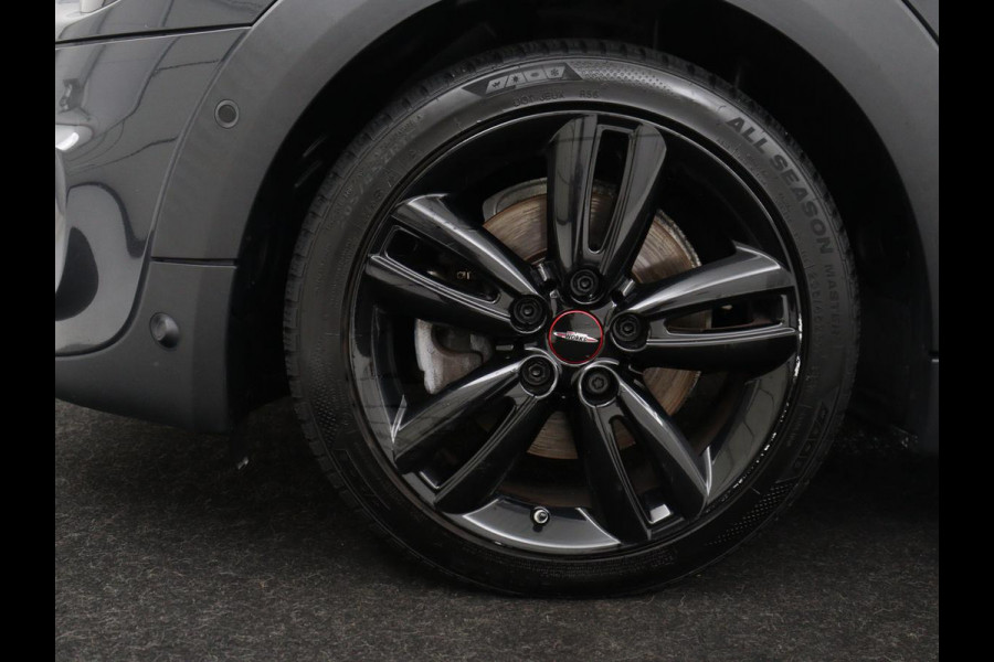 MINI Cooper S 2.0 John Cooper Works Trim | Panoramadak | Adaptive cruise | Harman/Kardon | Leder | Carplay | Camera | Full LED | Sfeerverlichting | Climate control | Sportstoelen | 2e eigenaar | Origineel NL
