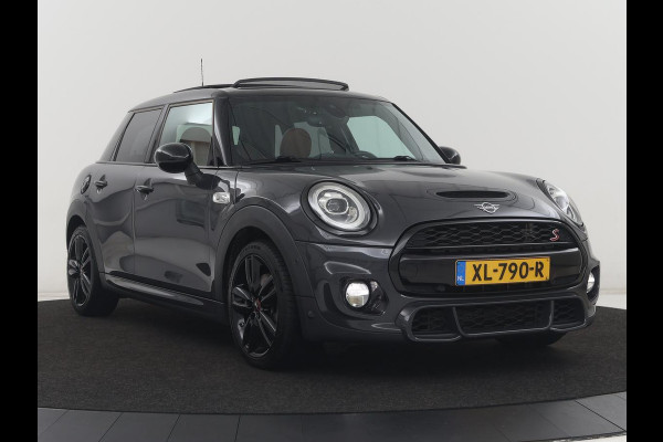 MINI Cooper S 2.0 John Cooper Works Trim | Panoramadak | Adaptive cruise | Harman/Kardon | Leder | Carplay | Camera | Full LED | Sfeerverlichting | Climate control | Sportstoelen | 2e eigenaar | Origineel NL