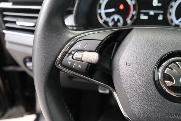Škoda SCALA 1.0 TSI Online Edition - N.A.P. Airco, Cruise, PDC, Carplay.