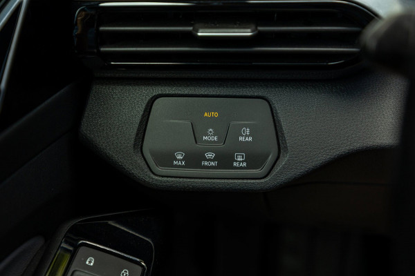 Volkswagen ID.4 Life 77 kWh Soh 89% I Adaptive Cruise I Android I CarPlay I Lane Assist I Stoelverwarming I BTW
