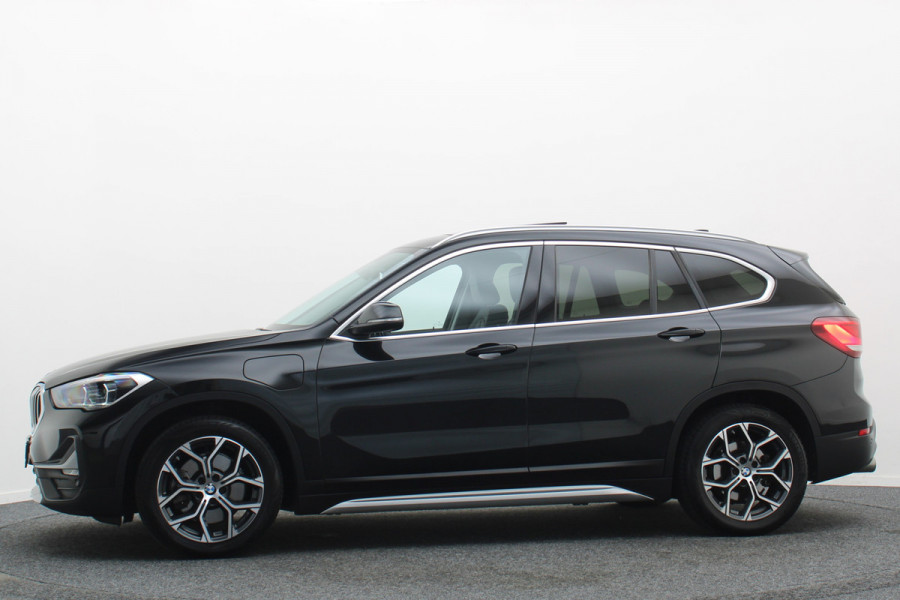BMW X1 xDrive25e High Executive Leer, Panoramadak, Cruise, Navigatie, Bluetooth, LED, PDC, 18''
