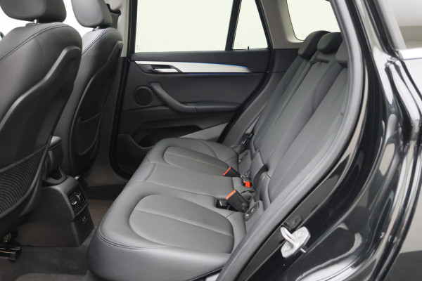 BMW X1 xDrive25e High Executive Leer, Panoramadak, Cruise, Navigatie, Bluetooth, LED, PDC, 18''