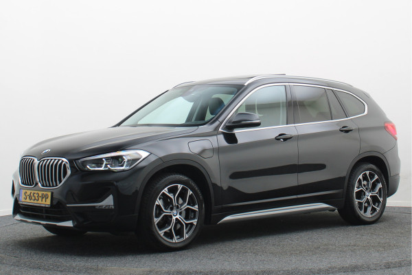 BMW X1 xDrive25e High Executive Leer, Panoramadak, Cruise, Navigatie, Bluetooth, LED, PDC, 18''