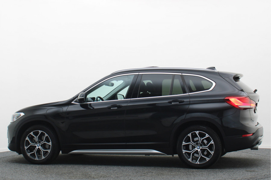 BMW X1 xDrive25e High Executive Leer, Panoramadak, Cruise, Navigatie, Bluetooth, LED, PDC, 18''