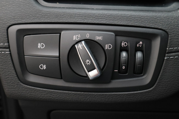 BMW X1 xDrive25e High Executive Leer, Panoramadak, Cruise, Navigatie, Bluetooth, LED, PDC, 18''