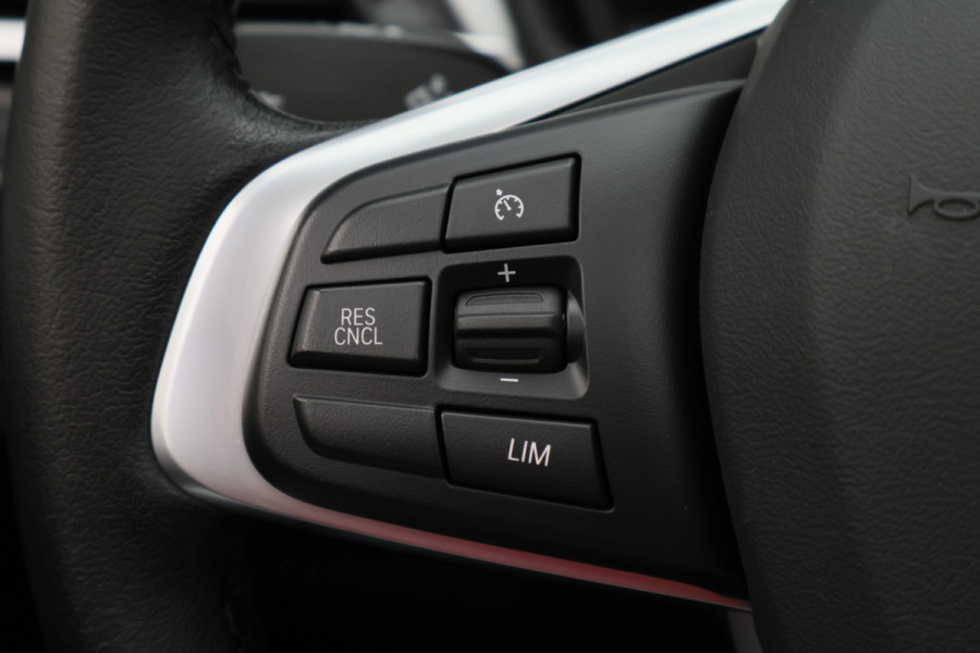 BMW X1 xDrive25e High Executive Leer, Panoramadak, Cruise, Navigatie, Bluetooth, LED, PDC, 18''