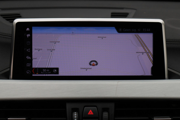 BMW X1 xDrive25e High Executive Leer, Panoramadak, Cruise, Navigatie, Bluetooth, LED, PDC, 18''