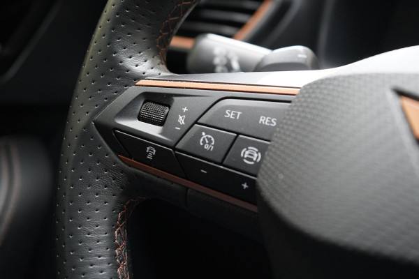 CUPRA Formentor 1.4 TSI e-Hybrid Essential | SoH 97,8% | Carplay | Navigatie | Adapt. Cruise | Sfeerverlichting | Camera