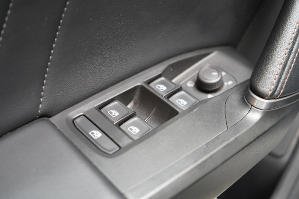CUPRA Formentor 1.4 TSI e-Hybrid Essential | SoH 97,8% | Carplay | Navigatie | Adapt. Cruise | Sfeerverlichting | Camera