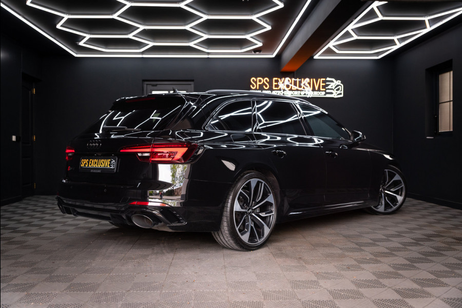 Audi A4 Avant 2.9 TFSI RS 4 quattro / Keramisch / RS Dynamic / B&O / Matrix / Keyless /