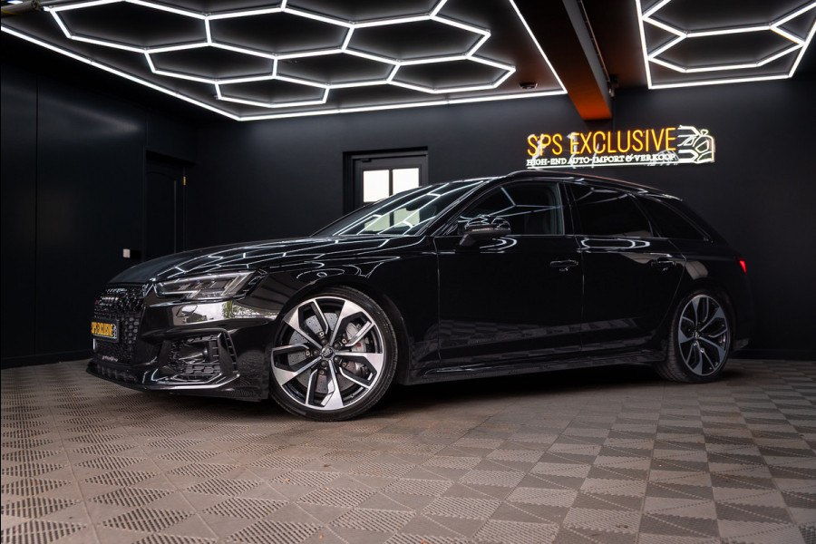 Audi A4 Avant 2.9 TFSI RS 4 quattro / Keramisch / RS Dynamic / B&O / Matrix / Keyless /