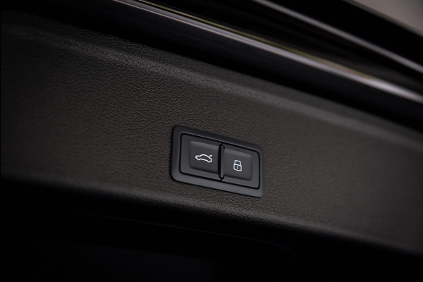 Audi A4 Avant 2.9 TFSI RS 4 quattro / Keramisch / RS Dynamic / B&O / Matrix / Keyless /